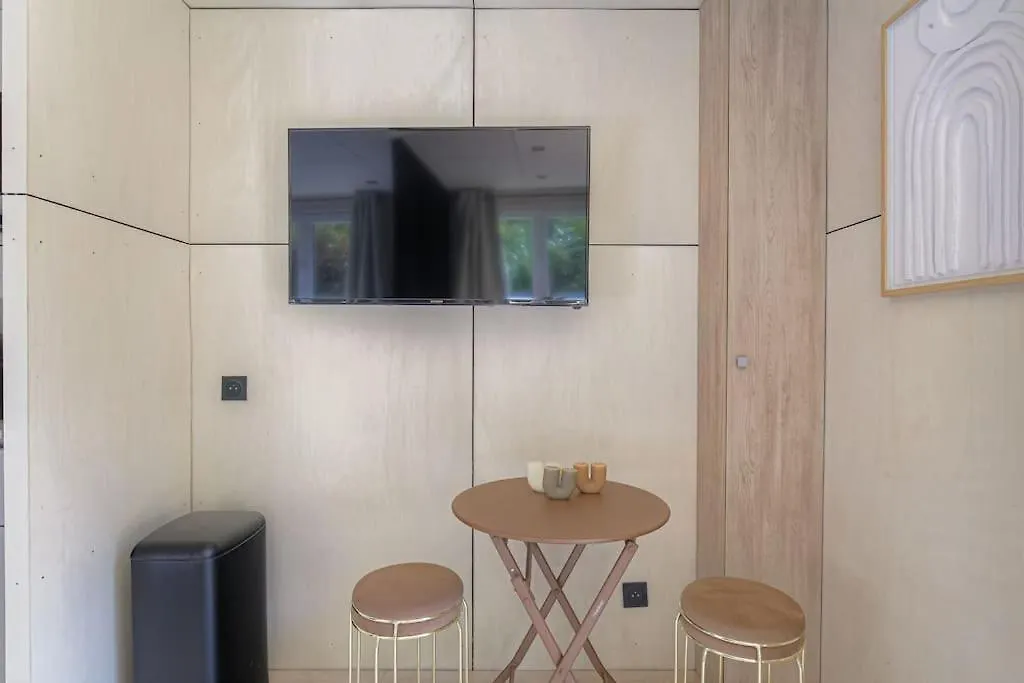 Apartment Tiny-House Atypique, 4 Personnes, Saint-Didier France
