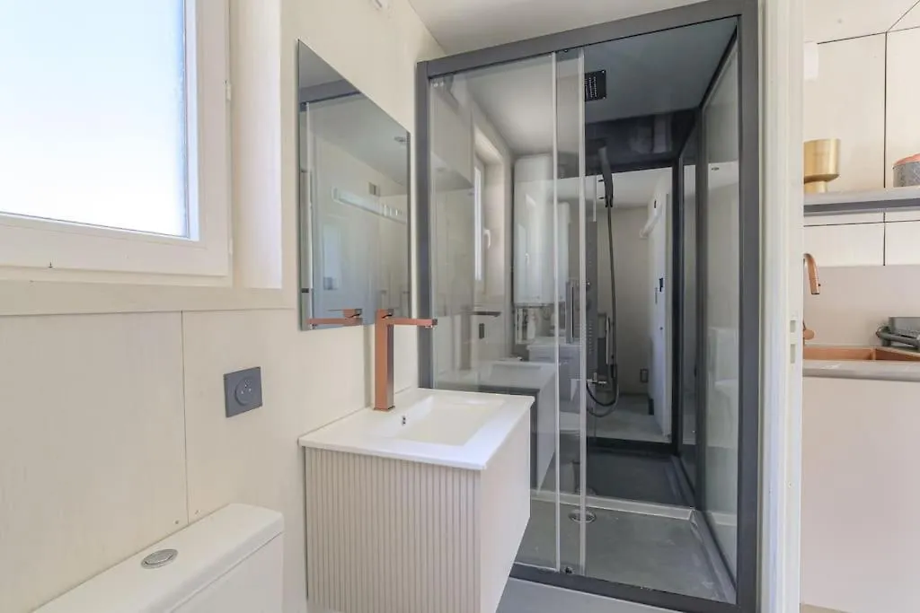 Tiny-House Atypique, 4 Personnes, Saint-Didier