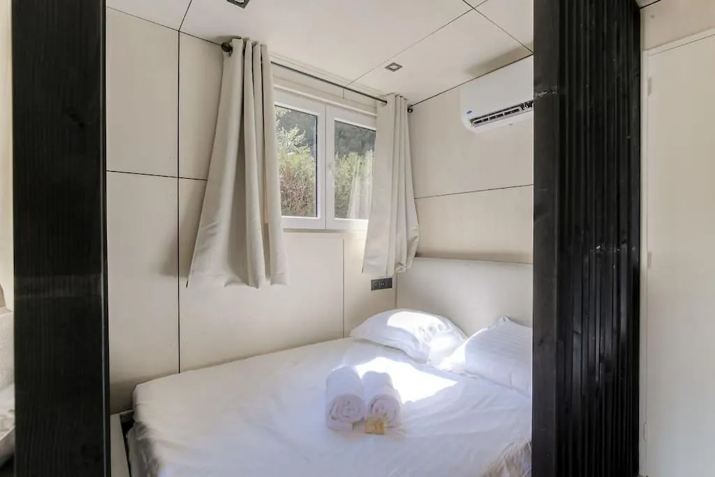 Tiny-House Atypique, 4 Personnes, Saint-Didier